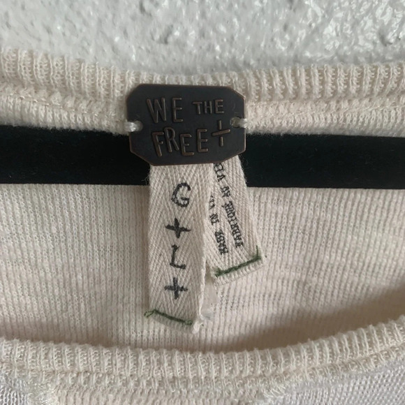 We the Free x Free People Oatmeal Layered Friday Feelin
Tee Women's Size Large - Picture 5 of 6